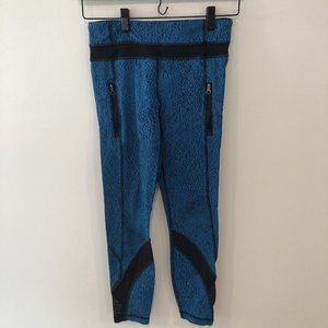 Womens Lululemon blue/black leggings size 4